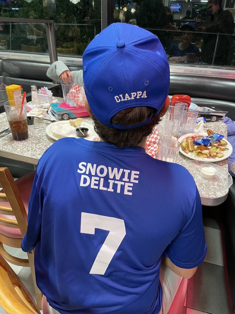 Snowie Delite Logo