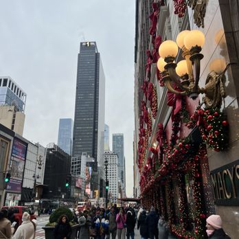 Macy's - Christmas Decor - Department Stores Near Me - New York, New York