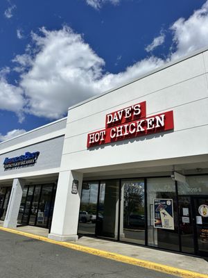Dave's Hot Chicken by null