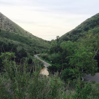 Solstice Canyon - In between the mountain you can see the ocean horizon kind of. More evident in person. - Parks Near Me - Malibu, California