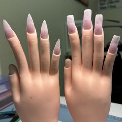Flores Institute of Nail Design - Acrylic application