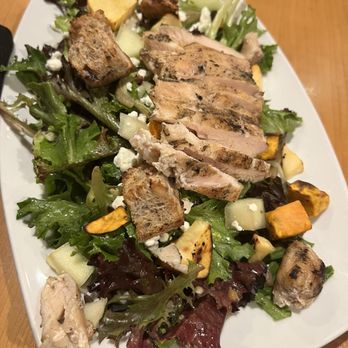 The Butler - Panzanella salad with chicken - American Near Me - Saugatuck, Michigan The Butler - Panzanella salad with chicken - American Near Me - Saugatuck, Michigan