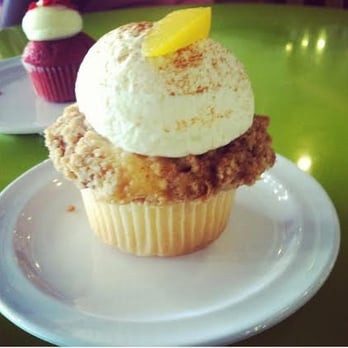 Molly's Cupcakes - Peach Cobbler and mini Red Velvet. Yummy! - Desserts Near Me - Chicago, Illinois Molly's Cupcakes - Peach Cobbler and mini Red Velvet. Yummy! - Desserts Near Me - Chicago, Illinois