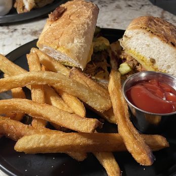 Penn To Paper - Smoking Cuban - Barbeque Near Me - Midlothian, Texas