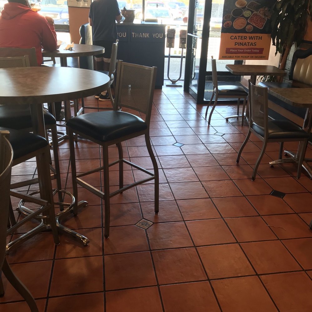 Piñatas Mexican Grill - people sitting at tables - Mexican Near Me - Bethpage, New York Piñatas Mexican Grill - people sitting at tables - Mexican Near Me - Bethpage, New York
