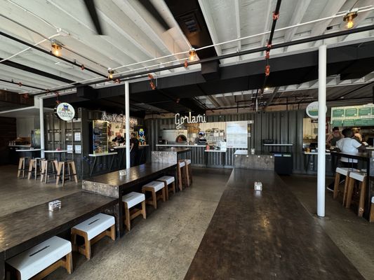 Avanti Food & Beverage by null