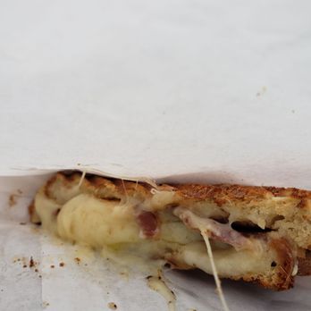 Cookie Stéfanie - Grilled cheese with bacon and the carrot cake - Gluten-Free Near Me - Montreal, Quebec