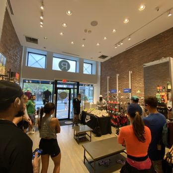 Philadelphia Runner - Nike demo - Shoe Stores Near Me - Philadelphia, Pennsylvania Philadelphia Runner - Nike demo - Shoe Stores Near Me - Philadelphia, Pennsylvania