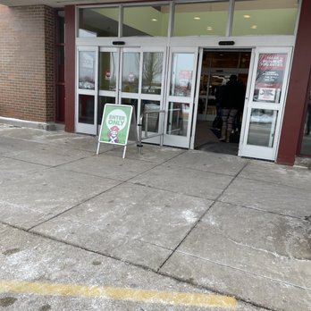 Schnucks - East State - Entrance - Bakeries Near Me - Rockford, Illinois Schnucks - East State - Entrance - Bakeries Near Me - Rockford, Illinois