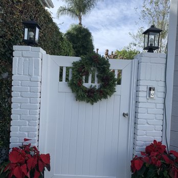 VinylMart Depot - New gate with locking handle - Building Supplies Near Me - Laguna Niguel, California