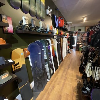 Commit Snow and Skate - Ski & Snowboard Shops Near Me - Fernie, British Columbia