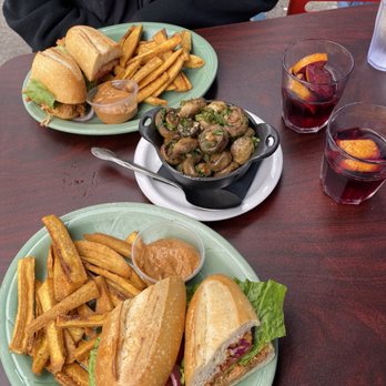 Cha Cha Cha - Sauteed Mushrooms Spicy Chicken Sandwich - Caribbean Near Me - San Francisco, California Cha Cha Cha - Sauteed Mushrooms Spicy Chicken Sandwich - Caribbean Near Me - San Francisco, California