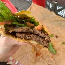 Ana's burger shack - Urban hamburger it is huge