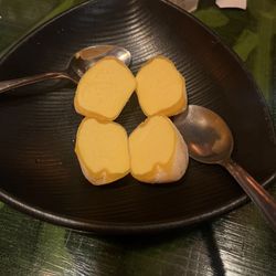 Sushi Yoshi - Moshi ice cream