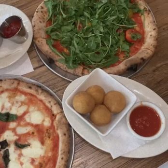 Ainslie - Margherita Pizza Rucola Pizza Arancini - Beer Gardens Near Me - Brooklyn, New York