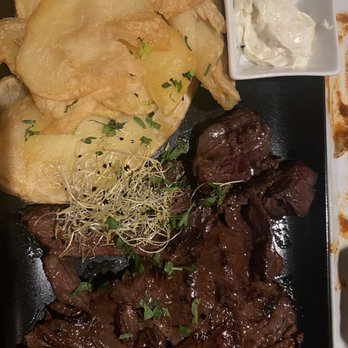 Taberna El Sur de Huertas - SECRETO DE TERNERA C/ SALSA TARTARA Y PATATAS FRITAS - Spanish Near Me - Madrid, M