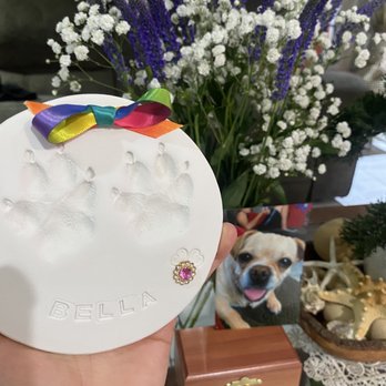 Rainbow Bridge Pets Cremations - Paw print and ashes box of our Bella. - Pet Cremation Services Near Me Rainbow Bridge Pets Cremations - Paw print and ashes box of our Bella. - Pet Cremation Services Near Me