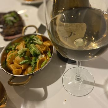 Chef Cesart - Large shells pasta paired with fine wine. - Caterers Near Me Chef Cesart - Large shells pasta paired with fine wine. - Caterers Near Me