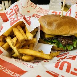 Epic Burger - Classic burger and fries