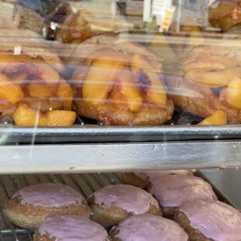 THE DONUT MAN - GLENDORA - Updated May 2024 - 6545 Photos & 5247 Reviews - 915 E Rt 66, Glendora