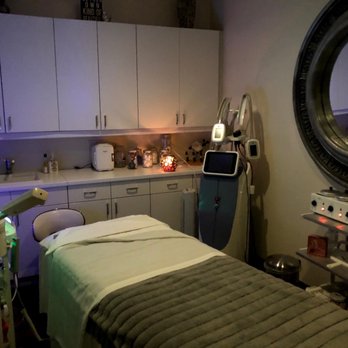 BodyCentre Day Spa - Esthetician treatment room - Skin Care Near Me - Costa Mesa, California BodyCentre Day Spa - Esthetician treatment room - Skin Care Near Me - Costa Mesa, California