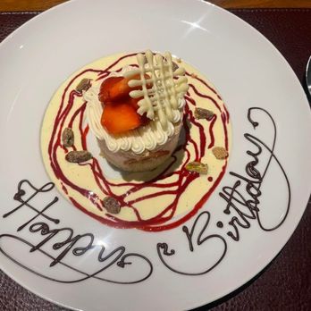 Vast - Dessert strawberry cake - American Near Me - Oklahoma City, Oklahoma Vast - Dessert strawberry cake - American Near Me - Oklahoma City, Oklahoma