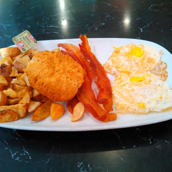 Silver Diner - This is a no nonsense breakfast; I prefer my eggs over hard (breaking the yolk when flipped). - Diners Near Me - Greenbelt, Maryland