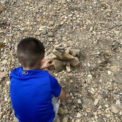 Blackhand Gorge State Nature Preserve - Building rock statues