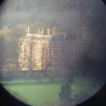 King Henry's Mound - Landmarks & Historical Buildings Near Me - Greater London, XGL