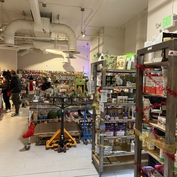 Ben's Barketplace - Midtown Sacramento - Pet Stores Near Me - Sacramento, California