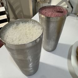 Cenaduría Guille - Aguas Frescas (horchata & jamaica con guayava)