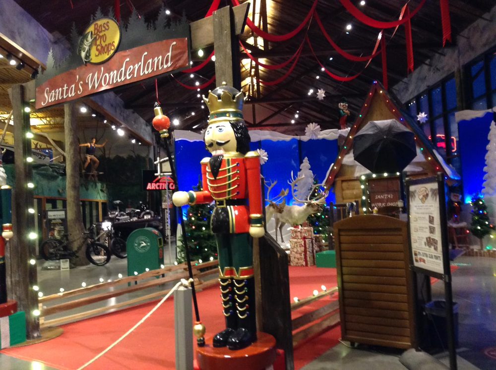 BASS PRO SHOPS Updated June 2024 30 Photos & 35 Reviews 1000 Bass