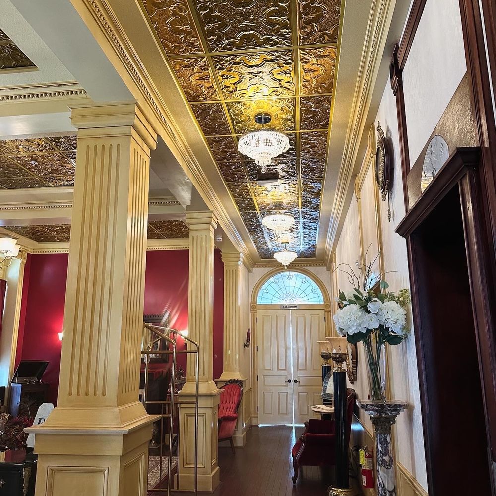 Historic Elgin Hotel - Hotels Near Me - Marion, Kansas