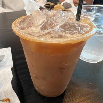 Common Ground Public House - Caramel apple mudslide drink - Bars Near Me - Oak Glen, California Common Ground Public House - Caramel apple mudslide drink - Bars Near Me - Oak Glen, California