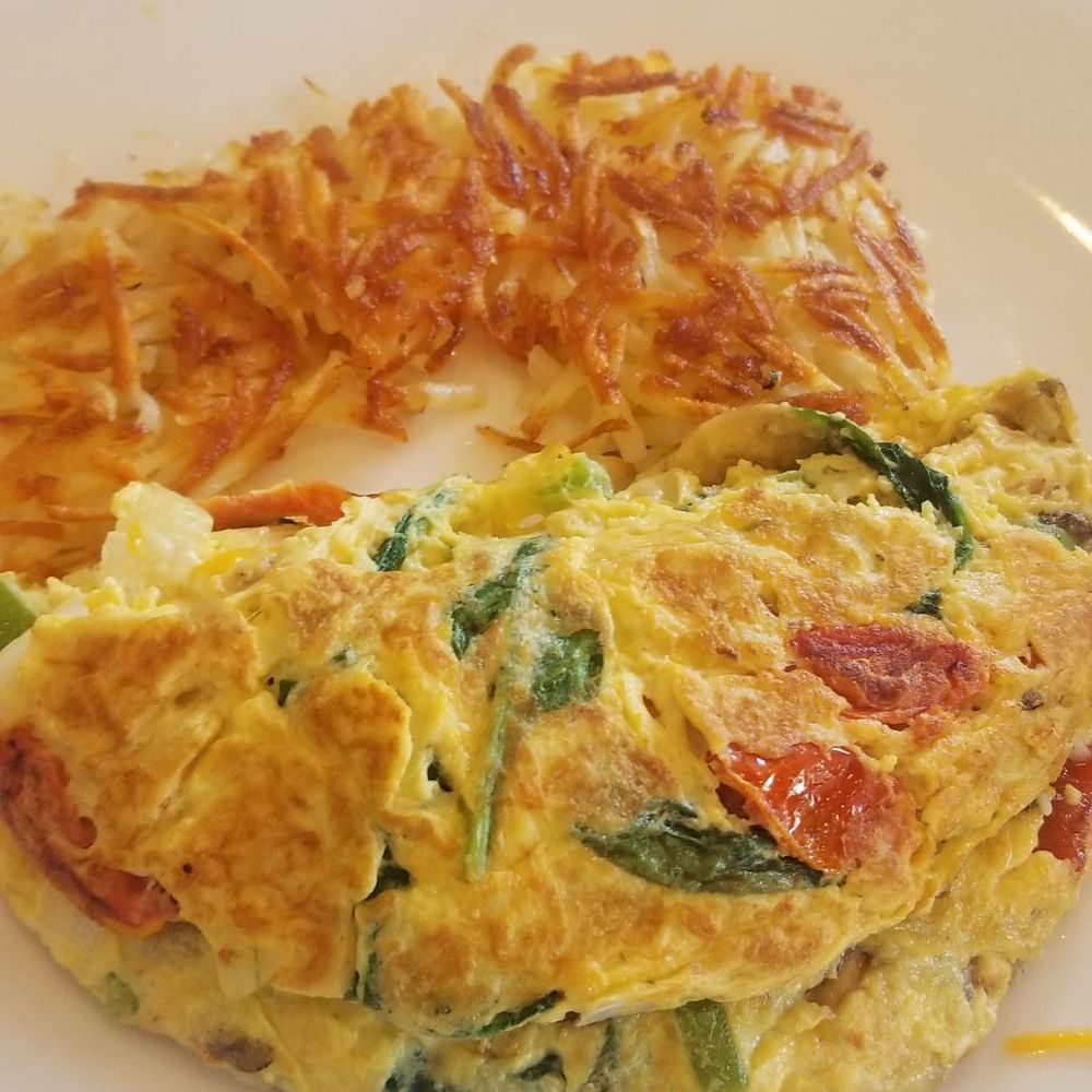 Eggsquisite Cafe - Vegetable Omelette with hashbrowns - Breakfast & Brunch Near Me - Frisco, Texas