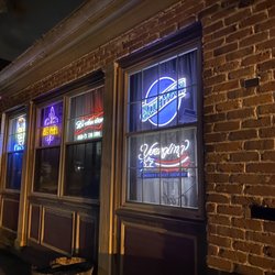 Redd's Uptilly Tavern - Outside