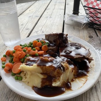 Basecamp Brewing - Pot roast - Brewpubs Near Me - Lincoln, New Hampshire Basecamp Brewing - Pot roast - Brewpubs Near Me - Lincoln, New Hampshire