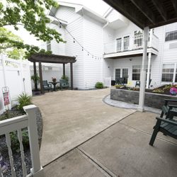 Newhaven Court At Lindwood - Assisted living greensburg pa