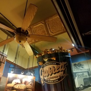Garrett Popcorn Shops - Popcorn Shops Near Me - Chicago, Illinois