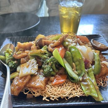 Folsom Palace - Crispy noodles with vegetables and pork - Asian Fusion Near Me - El Dorado Hills, California