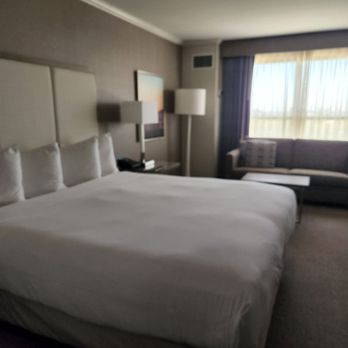 DoubleTree by Hilton Hotel Irvine - Spectrum - Hotels Near Me - Irvine, California DoubleTree by Hilton Hotel Irvine - Spectrum - Hotels Near Me - Irvine, California
