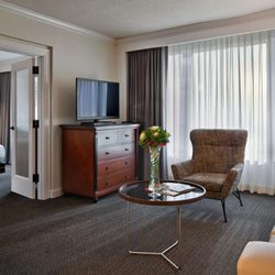 The Logan Philadelphia, Curio Collection by Hilton - Guest room