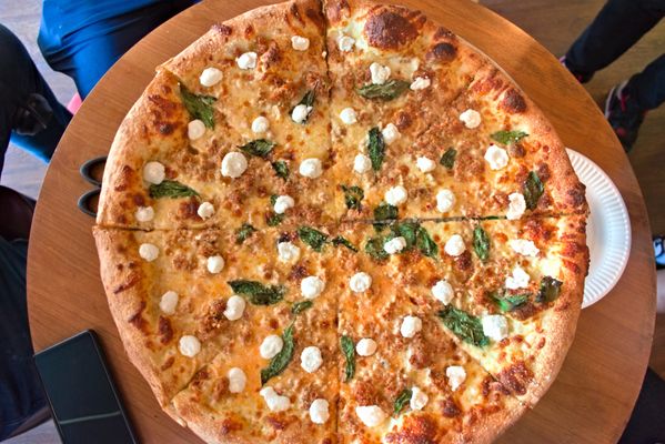 Mac’s Pizza by null