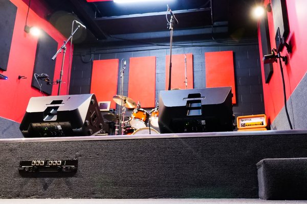 Snaggletooth Studios by null