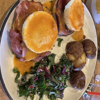 Brekki Brekki - Traditional Benny - Breakfast & Brunch Near Me - Albuquerque, New Mexico