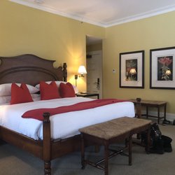 Aurora Inn