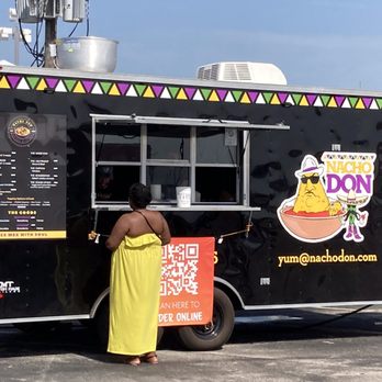 Nacho Don - The Nacho Don Food Truck with a customer at the Houston Grub Hub - Food Trucks Near Me - Pearland, Texas