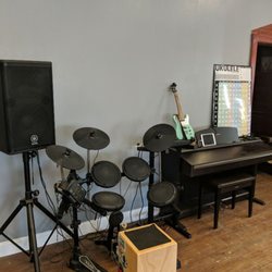 Jay's BarberShop - Instruments for all to use and try.