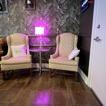 Bar Bubbly - Cozy chairs - Champagne Bars Near Me - Savannah, Georgia Bar Bubbly - Cozy chairs - Champagne Bars Near Me - Savannah, Georgia