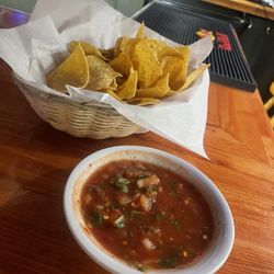 El Bajio - Fresh chips and salsa